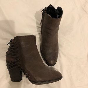 Dolce Vita size 6 leather booties